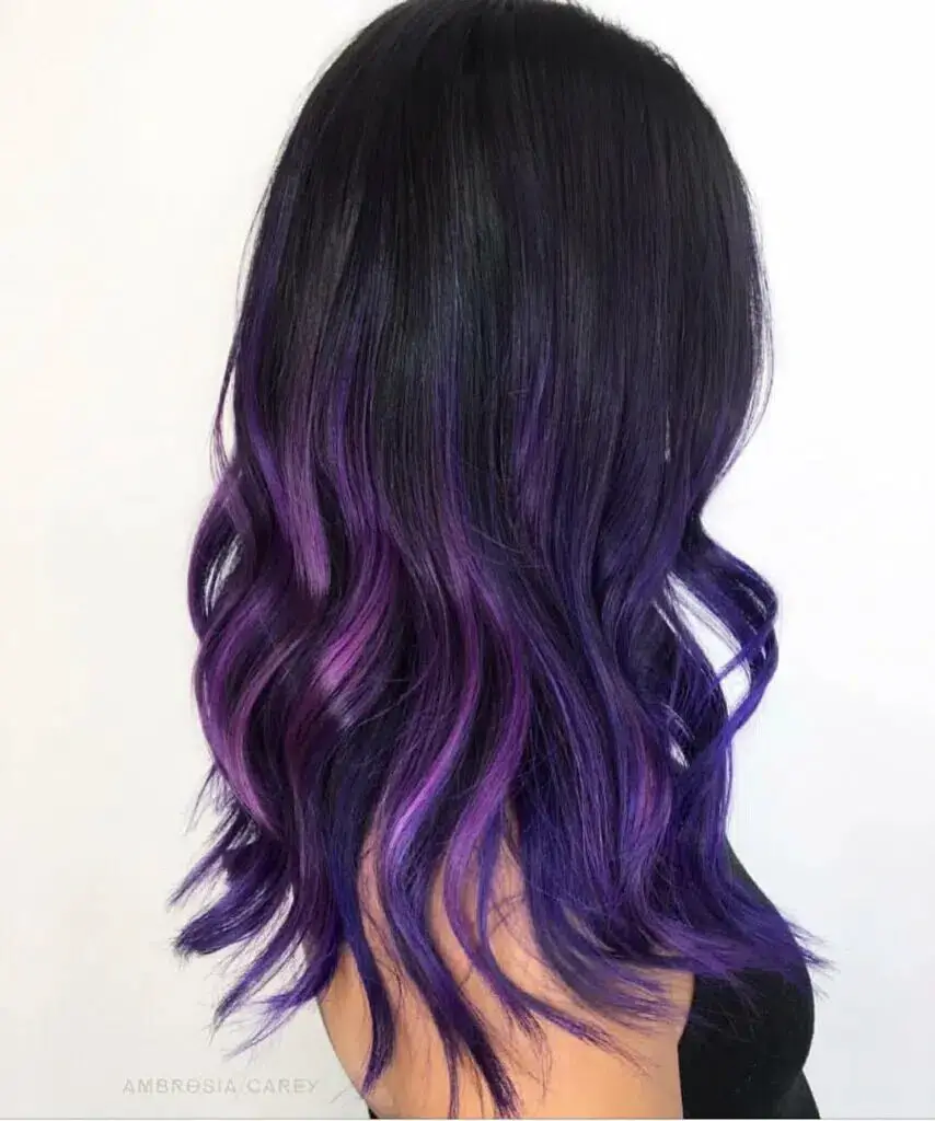 Medium Majesty: Medium Purple Balayage for a Chic Vibe