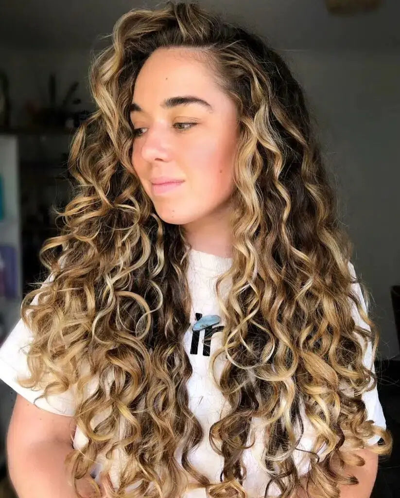 33 Sizzling Concepts for Blonde Balayage on Dark Curly Hair