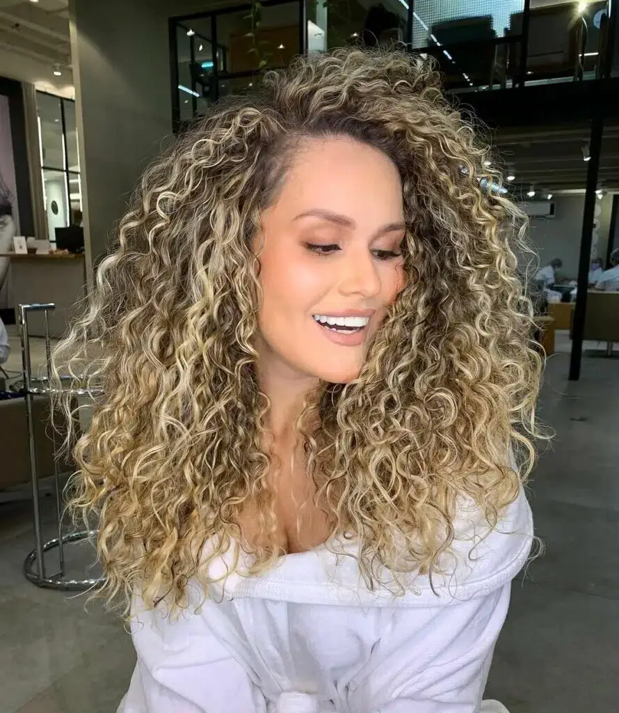 33 Sizzling Concepts for Blonde Balayage on Dark Curly Hair