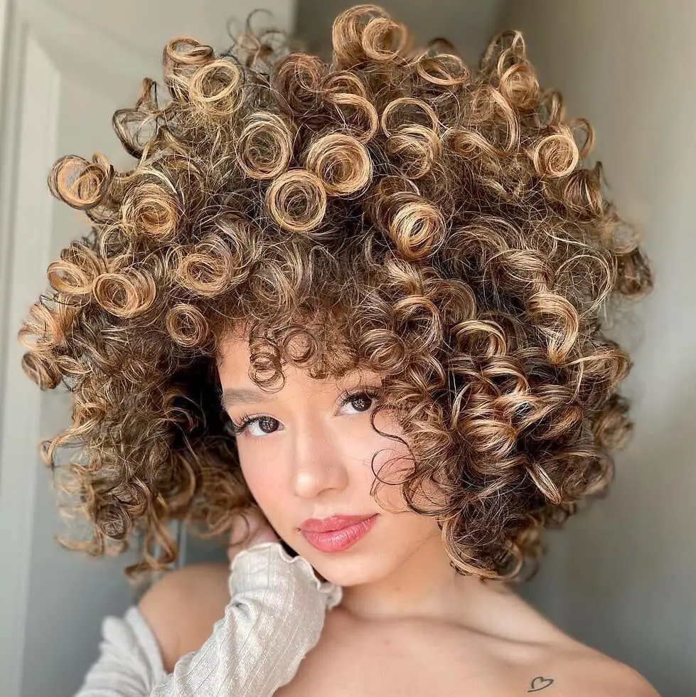 33 Sizzling Concepts for Blonde Balayage on Dark Curly Hair