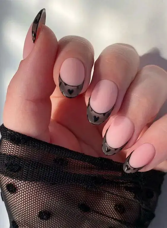 February nails: Edgy Black French Tips