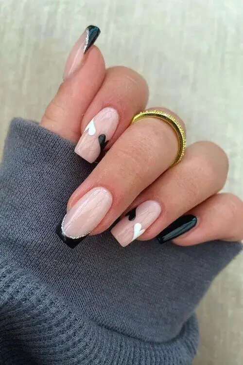 45 Easy Valentines Day Nails Ideas: Stylish Black Nails for Valentine’s Day: A Bold Choice