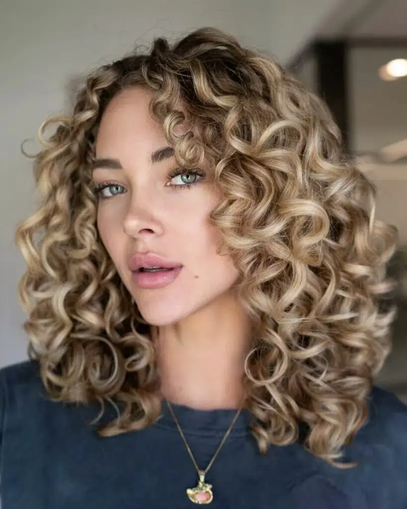 33 Sizzling Concepts for Blonde Balayage on Dark Curly Hair