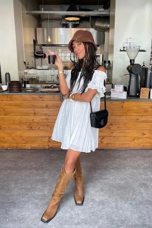 Timeless Brown Beauty: Perfect Western Style with Cowboy Boots
