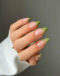 Fall Nail Designs 2023 / Green Ombre by Alexandra