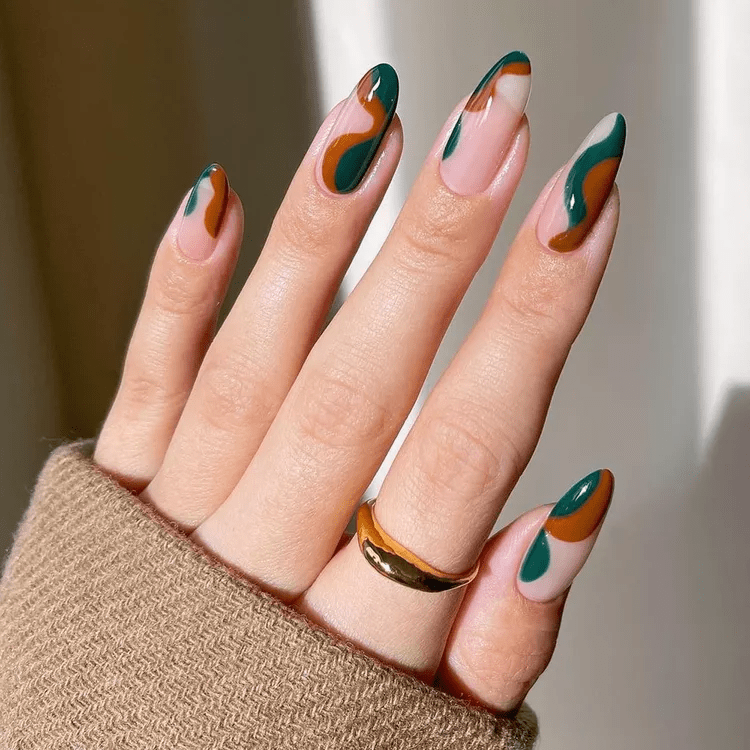 Autumn Squiggle Nails