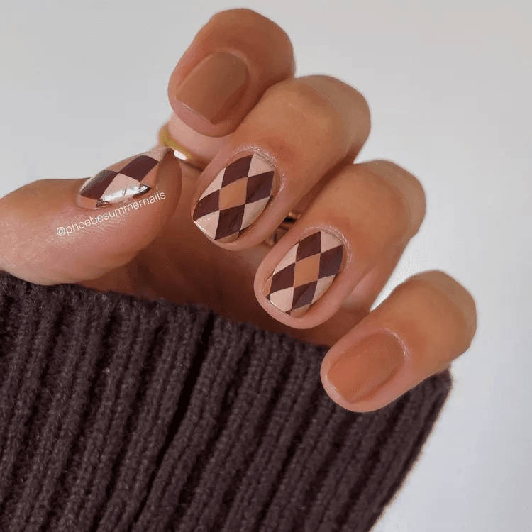 Clueless Cocoa Nails