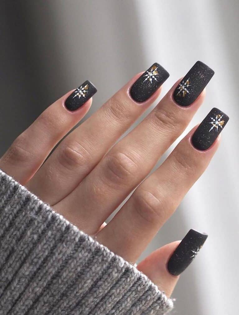 Shimmering Mani w/ Gold Accents + Snowflakes