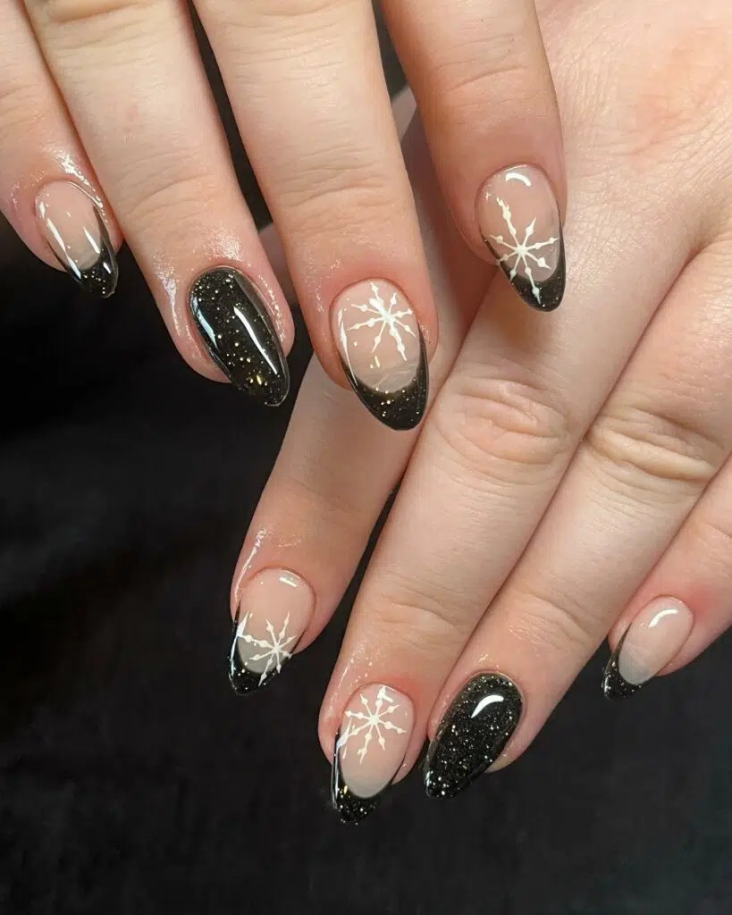 Chic Holiday Nails: 24+ Simple Black Christmas Nail Ideas