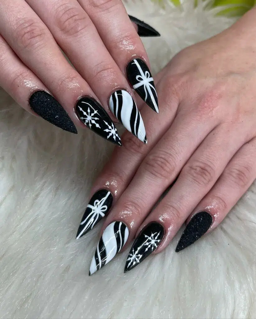 Chic Holiday Nails: 24+ Simple Black Christmas Nail Ideas