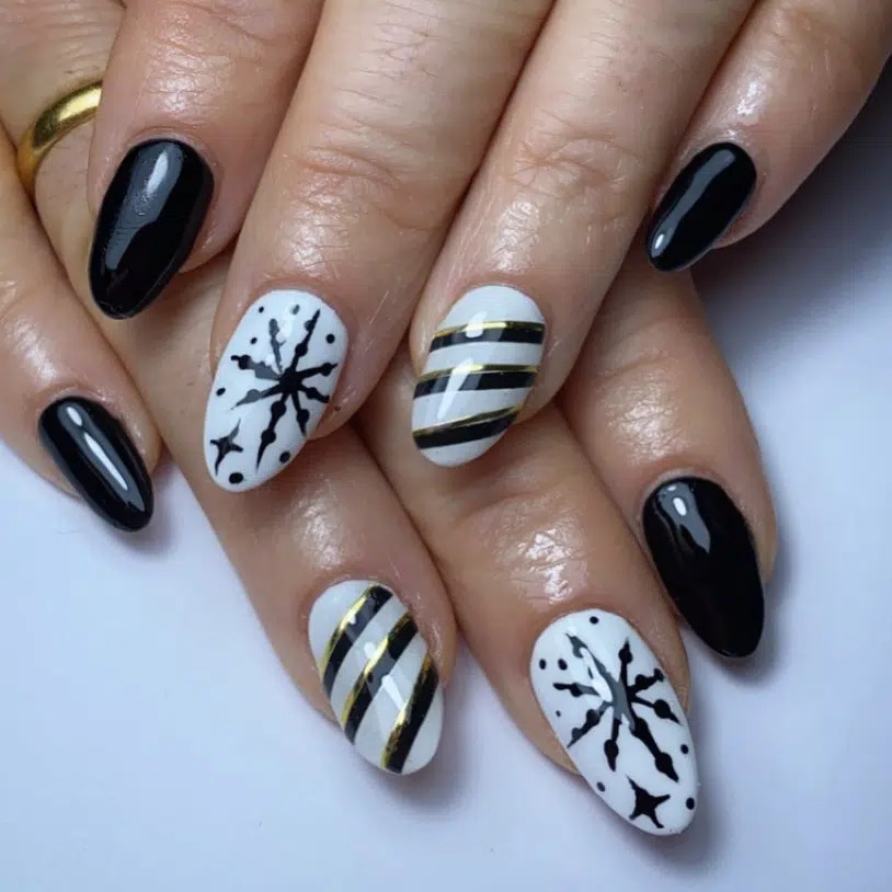 Chic Holiday Nails: 24+ Simple Black Christmas Nail Ideas