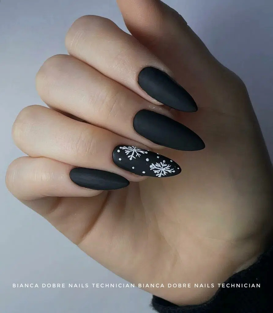 Chic Holiday Nails: 24+ Simple Black Christmas Nail Ideas