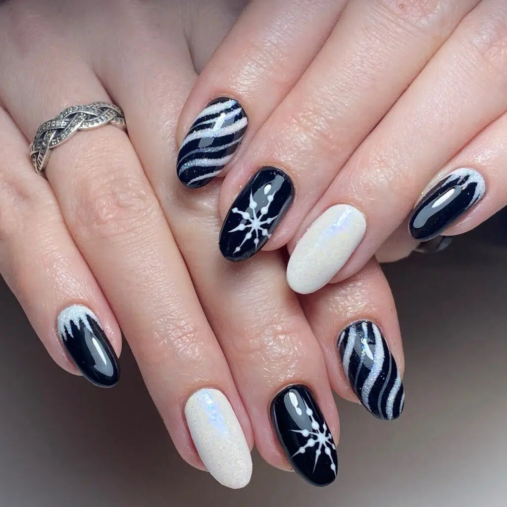 Chic Holiday Nails: 24+ Simple Black Christmas Nail Ideas