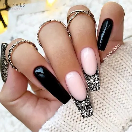 Chic Holiday Nails: 24+ Simple Black Christmas Nail Ideas