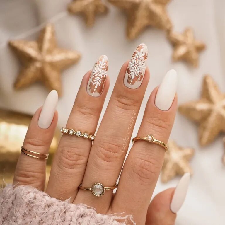 Winter Nail Designs | Luxurious Gold and White Nails with Artistic Snowflake Accents