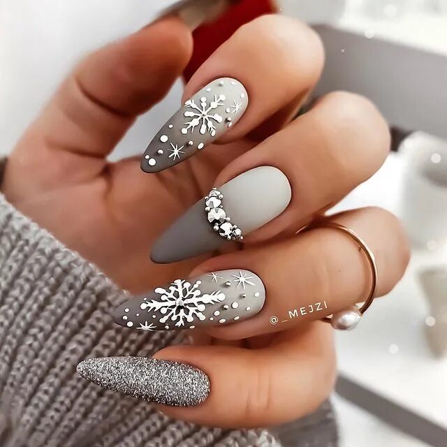 Winter Nail Designs | Trendy Gray Gradient Nails with Glittery Accents and Snowflake Design