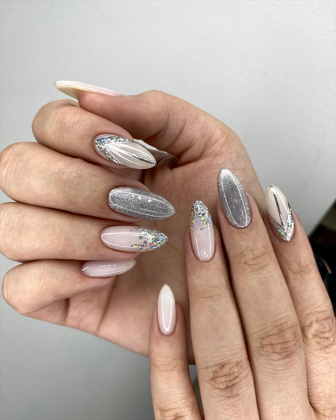 wedding nails design elgant long silver glitter and stripes laura_nails_studio
